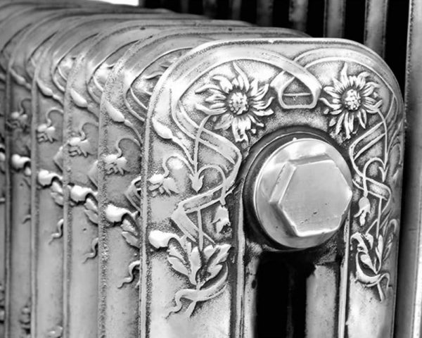 The Daisy Cast Iron Radiator - Image 5